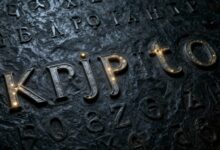 Uma visão artística da escultura Kryptos da CIA, com letras de código brilhando em um fundo escuro e misterioso, simbolizando o enigma da criptografia.