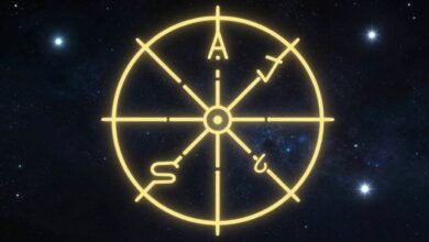 Uma representação estilizada e mágica da mandala dos signos do zodíaco brilhando no espaço cósmico com constelações luminosas ao fundo